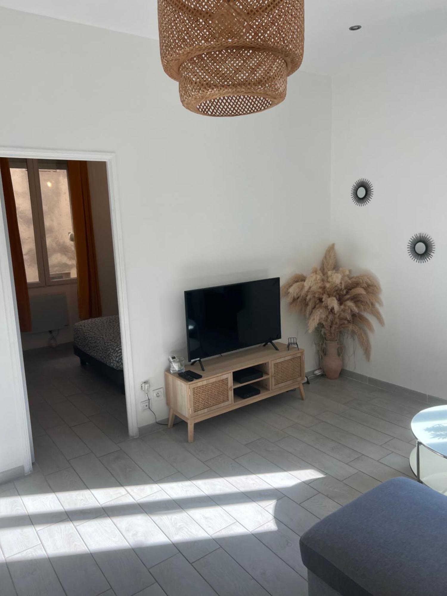 Grand T2 Climatise A 5 Min De La Gare St-Charles - Vieux Port Apartment Marseille Exterior photo